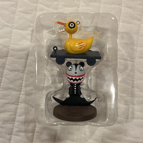 Hallmark 2019 Scary Teddy and Undead Duck Ltd. Edition - Picture 6 of 7